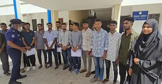 পুলিশ কনস্টেবলে চাকরি: যোগ্যতাবলে অসচ্ছল পরিবারের স্বপ্ন পূরণের সারথি ওরা